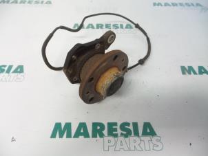 Używane Sworzen lewy tyl Renault Espace (JE) 2.0i 16V Cena € 75,00 Procedura marży oferowane przez Maresia Parts