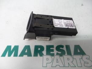 Gebruikte Display Interieur Alfa Romeo 156 Sportwagon (932) 2.0 JTS 16V Prijs € 30,00 Margeregeling aangeboden door Maresia Parts