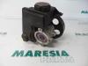 Servostyrningspump från en Peugeot 206 (2A/C/H/J/S) 1.6 XS,XT 1999