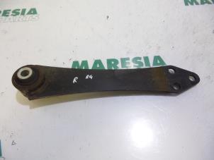 Używane Wahacz dolny prawy tyl Alfa Romeo 159 Sportwagon (939BX) 1.9 JTDm Cena € 25,00 Procedura marży oferowane przez Maresia Parts