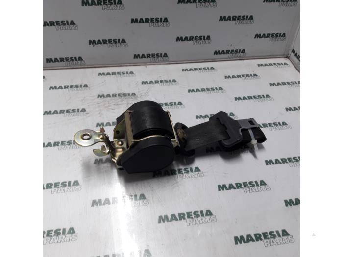 Främre säkerhetsbälte, höger från en Renault Megane II Grandtour (KM) 1.5 dCi 105 2005