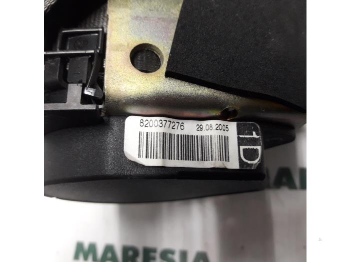 Främre säkerhetsbälte, höger från en Renault Megane II Grandtour (KM) 1.5 dCi 105 2005