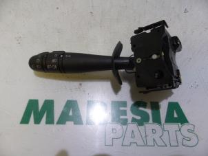 Begagnade Indikatorbrytare Renault Vel Satis (BJ) 3.5 V6 24V Autom. Pris € 35,00 Marginaltabell erbjuds av Maresia Parts