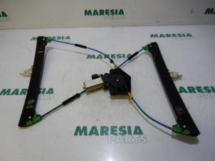 Gebruikte Ruitmechaniek 2Deurs links-voor Fiat Stilo (192A/B) 2.4 20V Abarth 3-Drs. Prijs € 40,00 Margeregeling aangeboden door Maresia Parts