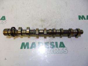 Begagnade Kamaxel Peugeot Partner Combispace 1.6 16V Pris € 50,00 Marginaltabell erbjuds av Maresia Parts