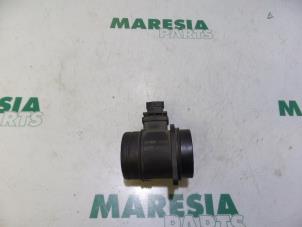 Gebruikte Luchthoeveelheidsmeter Fiat Punto Evo (199) 1.3 JTD Multijet Start&Stop 16V Prijs € 40,00 Margeregeling aangeboden door Maresia Parts