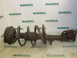 Begagnade Stötdämparstång, höger fram Renault Laguna II (BG) 1.9 dCi 100 Pris € 40,00 Marginaltabell erbjuds av Maresia Parts