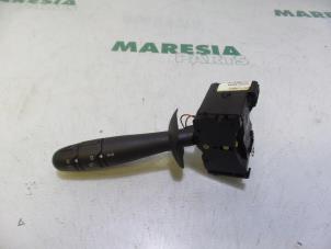 Gebruikte Knipperlicht Schakelaar Renault Espace (JK) 2.0 16V Turbo Prijs € 35,00 Margeregeling aangeboden door Maresia Parts