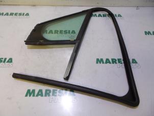 Używane Trójkatna szyba lewy przód Peugeot 308 (4A/C) 1.6 16V THP Autom. Cena € 45,00 Procedura marży oferowane przez Maresia Parts