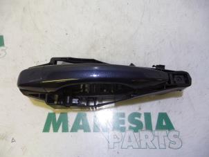 Begagnade Dörrhandtag, 4-dörrars, höger bak Citroen C4 Berline (NC) 1.6 16V VTi Pris € 50,00 Marginaltabell erbjuds av Maresia Parts