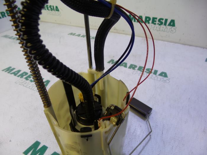 Brandstofpomp Elektrisch van een Fiat Ducato (250) 2.0 D 115 Multijet 2013