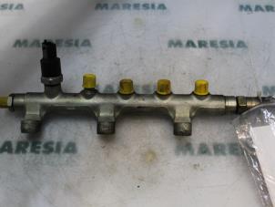 Gebruikte Injector brug Renault Master II (FD/HD) 2.2 dCi 16V Prijs € 70,00 Margeregeling aangeboden door Maresia Parts