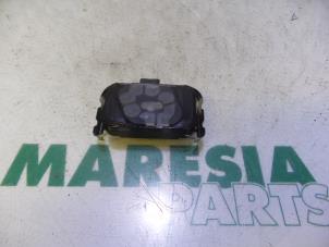 Begagnade Regnsensor Peugeot 407 (6D) 1.8 16V Pris € 60,00 Marginaltabell erbjuds av Maresia Parts