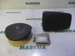 Gebruikte Airbag Set + Module Renault Clio III (BR/CR) 1.4 16V Prijs € 210,00 Margeregeling aangeboden door Maresia Parts