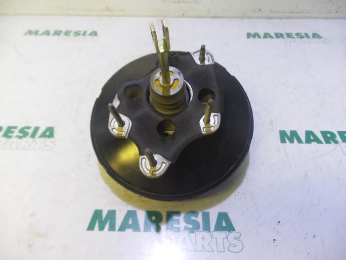 Bromsservo från en Renault Clio III (BR/CR) 1.4 16V 2006