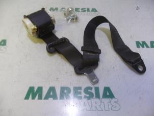 Gebruikte Veiligheidsgordel links-achter Lancia Delta (844) 1.6 D Multijet 16V 120 Prijs € 35,00 Margeregeling aangeboden door Maresia Parts