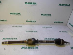 Gebruikte Aandrijfas rechts-voor Renault Megane II (BM/CM) 1.9 dCi 120 Prijs € 35,00 Margeregeling aangeboden door Maresia Parts