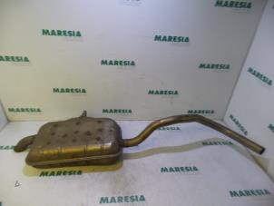 Używane Tlumik koncowy Renault Scénic II (JM) 1.9 dCi 120 Cena € 30,00 Procedura marży oferowane przez Maresia Parts