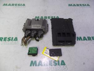 Gebruikte Computer Motormanagement Renault Grand Scénic II (JM) 1.9 dCi 120 Prijs € 324,99 Margeregeling aangeboden door Maresia Parts