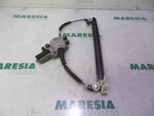 Begagnade Fönstermekanism, 2-dörrars, vänster fram Alfa Romeo 147 (937) 1.9 JTD 16V Pris € 50,00 Marginaltabell erbjuds av Maresia Parts