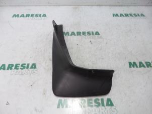 Begagnade Isolering, hjulhus Citroen C-Crosser 2.2 HDiF 16V Pris € 25,00 Marginaltabell erbjuds av Maresia Parts