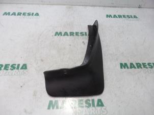 Begagnade Isolering, hjulhus Citroen C-Crosser 2.2 HDiF 16V Pris € 25,00 Marginaltabell erbjuds av Maresia Parts