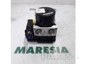 Begagnade ABS-pump Renault Megane III Grandtour (KZ) 1.5 dCi 110 Pris € 207,90 Marginaltabell erbjuds av Maresia Parts