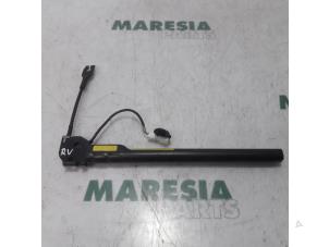 Begagnade Bältessträckare, höger Renault Modus/Grand Modus (JP) 1.5 dCi 80 Pris € 35,00 Marginaltabell erbjuds av Maresia Parts