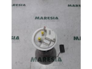 Gebruikte Tank element Pomp Lancia Delta (844) 1.6 D Multijet 16V 120 Prijs € 50,00 Margeregeling aangeboden door Maresia Parts