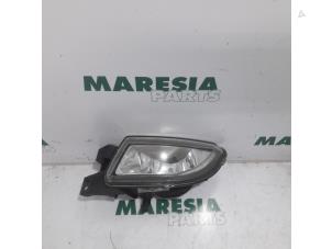 Gebruikte Mistlamp links-voor Lancia Delta (844) 1.6 D Multijet 16V 120 Prijs € 50,00 Margeregeling aangeboden door Maresia Parts