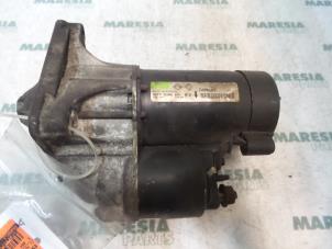 Begagnade Startmotor Renault Espace (JE) 3.0i V6 RXT Pris € 75,00 Marginaltabell erbjuds av Maresia Parts