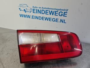 Begagnade Baklykta, vänster Renault Laguna II (BG) 1.8 16V Pris € 20,00 Marginaltabell erbjuds av Auto- en demontagebedrijf Eindewege