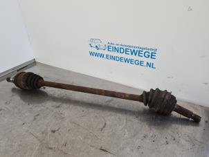 Begagnade Drivaxel, höger fram Daihatsu Cuore (L251/271/276) 1.0 12V Pris € 30,00 Marginaltabell erbjuds av Auto- en demontagebedrijf Eindewege