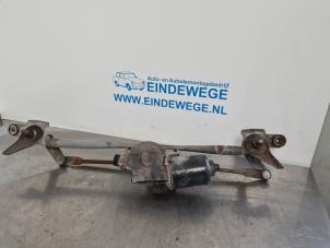 Gebruikte Ruitenwismotor + Mechaniek Mazda 6 (GG12/82) 1.8i 16V Prijs € 35,00 Margeregeling aangeboden door Auto- en demontagebedrijf Eindewege