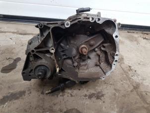 Begagnade Växellåda Renault Clio II (BB/CB) 1.2 Pris € 135,00 Marginaltabell erbjuds av Auto- en demontagebedrijf Eindewege