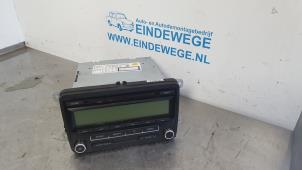 Begagnade CD-spelare med radio Volkswagen Polo V (6R) 1.6 TDI 16V 90 Pris € 40,00 Marginaltabell erbjuds av Auto- en demontagebedrijf Eindewege