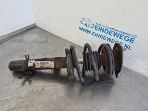 Gebruikte Veerpoot links-voor Mini Mini Cooper S (R53) 1.6 16V Prijs € 35,00 Margeregeling aangeboden door Auto- en demontagebedrijf Eindewege