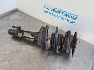Gebruikte Mac Phersonpoot rechts-voor Mini Mini Cooper S (R53) 1.6 16V Prijs € 35,00 Margeregeling aangeboden door Auto- en demontagebedrijf Eindewege