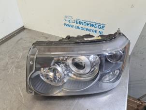 Używane Reflektor lewy Landrover Range Rover Sport (LS) 2.7 TDV6 24V Cena € 420,00 Procedura marży oferowane przez Auto- en demontagebedrijf Eindewege