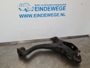 Begagnade Främre övre gaffelben, vänster Landrover Range Rover Sport (LS) 2.7 TDV6 24V Pris € 30,00 Marginaltabell erbjuds av Auto- en demontagebedrijf Eindewege