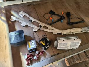 Begagnade Airbagset + modul Landrover Range Rover Sport (LS) 2.7 TDV6 24V Pris på förfrågan erbjuds av Auto- en demontagebedrijf Eindewege