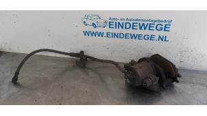 Begagnade Främre bromsok, höger Volkswagen Golf V (1K1) 1.6 Pris € 30,00 Marginaltabell erbjuds av Auto- en demontagebedrijf Eindewege