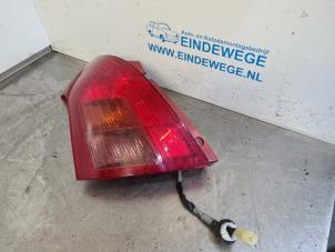 Begagnade Baklykta, vänster Suzuki Swift (ZA/ZC/ZD1/2/3/9) 1.3 VVT 16V Pris € 30,00 Marginaltabell erbjuds av Auto- en demontagebedrijf Eindewege