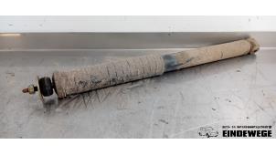 Begagnade Stötdämparstång, vänster bak Mercedes A (W169) 2.0 A-180 CDI 16V 5-Drs. Pris € 20,00 Marginaltabell erbjuds av Auto- en demontagebedrijf Eindewege