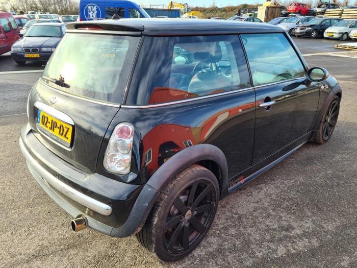 Velgen set + banden van een MINI Mini One/Cooper (R50) 1.6 16V Cooper 2002