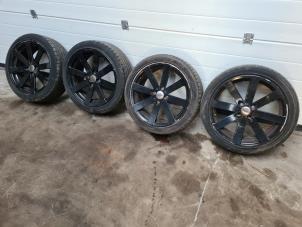 Gebruikte Velgen set + banden BMW Mini One/Cooper (R50) 1.6 16V Cooper Prijs € 255,00 Margeregeling aangeboden door Auto- en demontagebedrijf Eindewege