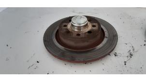 Gebruikte Wiellager achter Fiat Grande Punto (199) 1.4 16V Prijs € 30,00 Margeregeling aangeboden door Auto- en demontagebedrijf Eindewege