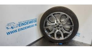 Begagnade Hjul + däck Landrover Range Rover Evoque (LVJ/LVS) 2.2 TD4 16V 5-drs. Pris € 250,00 Marginaltabell erbjuds av Auto- en demontagebedrijf Eindewege