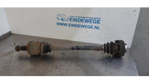 Begagnade Drivaxel, höger bak BMW 1 serie (E87/87N) 116i 1.6 16V Pris € 50,00 Marginaltabell erbjuds av Auto- en demontagebedrijf Eindewege