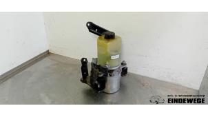 Gebruikte Pomp Servo Ford Focus 2 2.0 16V Prijs € 60,00 Margeregeling aangeboden door Auto- en demontagebedrijf Eindewege